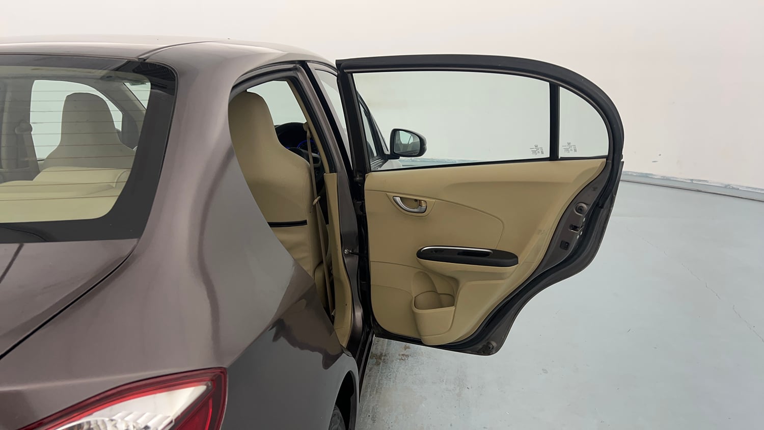 Used 2016 Honda Amaze 1.2 SX i-VTEC Petrol Manual interior RIGHT REAR DOOR OPEN VIEW