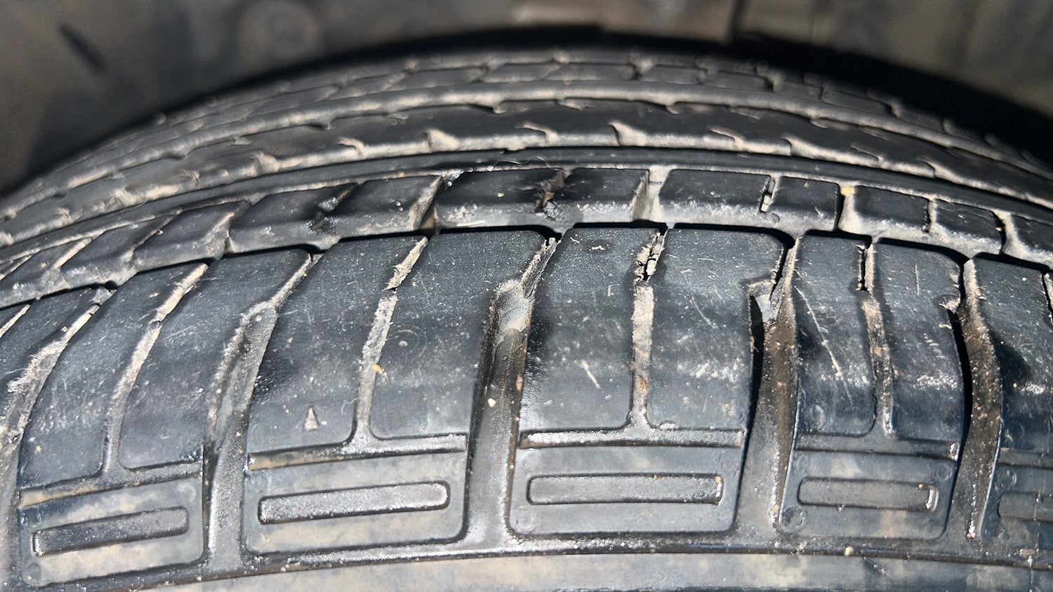Used 2016 Ford EcoSport Titanium 1.5L Ti-VCT Petrol Manual tyres LEFT FRONT TYRE TREAD VIEW