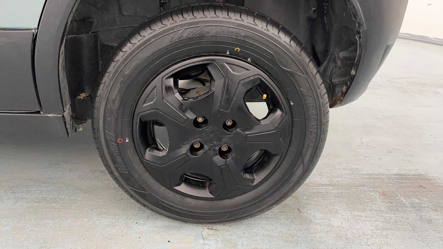 Used 2022 Tata Punch Accomplished MT Petrol Manual tyres LEFT REAR TYRE RIM VIEW