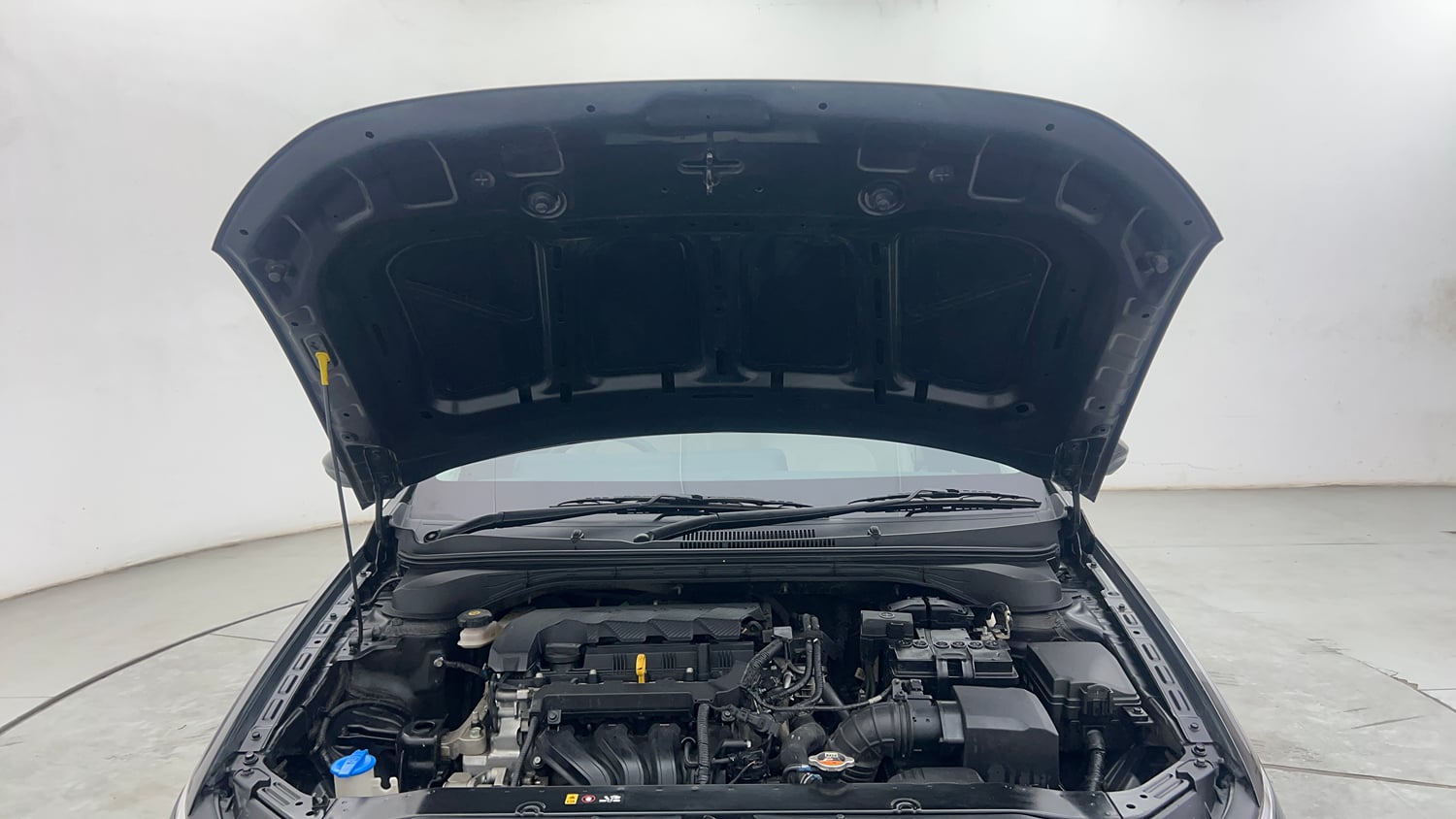 Used 2023 Hyundai Verna S 1.5 Petrol MT Petrol Manual engine ENGINE & BONNET OPEN FRONT VIEW