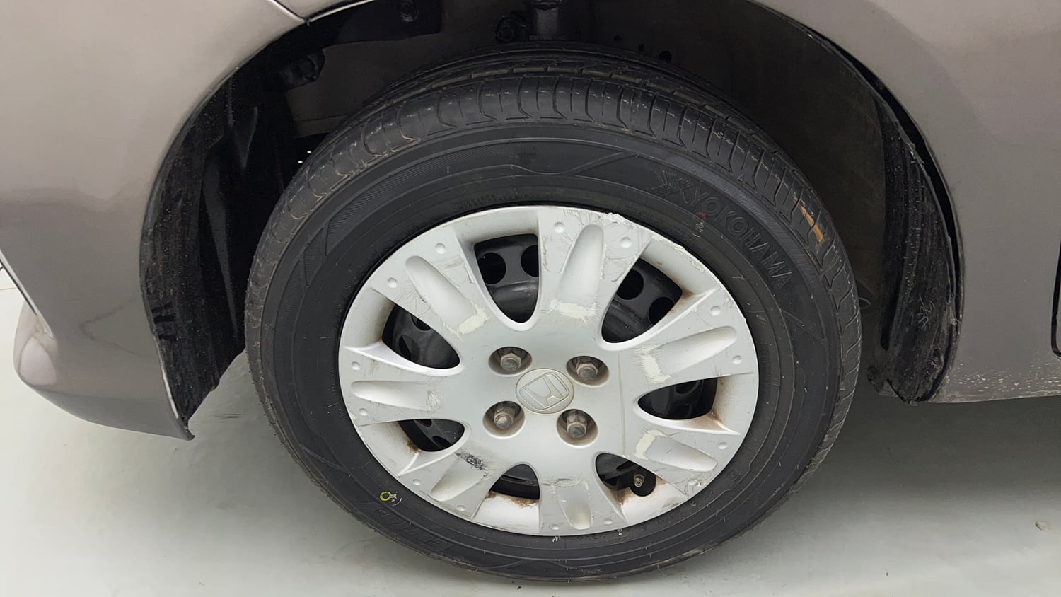 Used 2014 Honda Amaze 1.2 S i-VTEC Petrol Manual tyres LEFT FRONT TYRE RIM VIEW