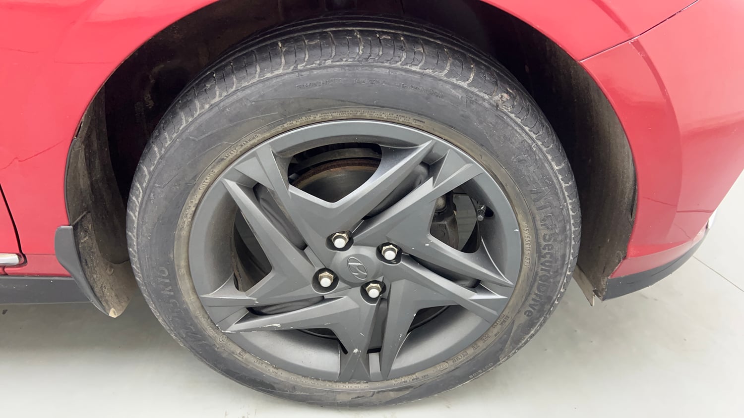 Used 2021 Hyundai i20 Sportz 1.2 MT Petrol Manual tyres RIGHT FRONT TYRE RIM VIEW