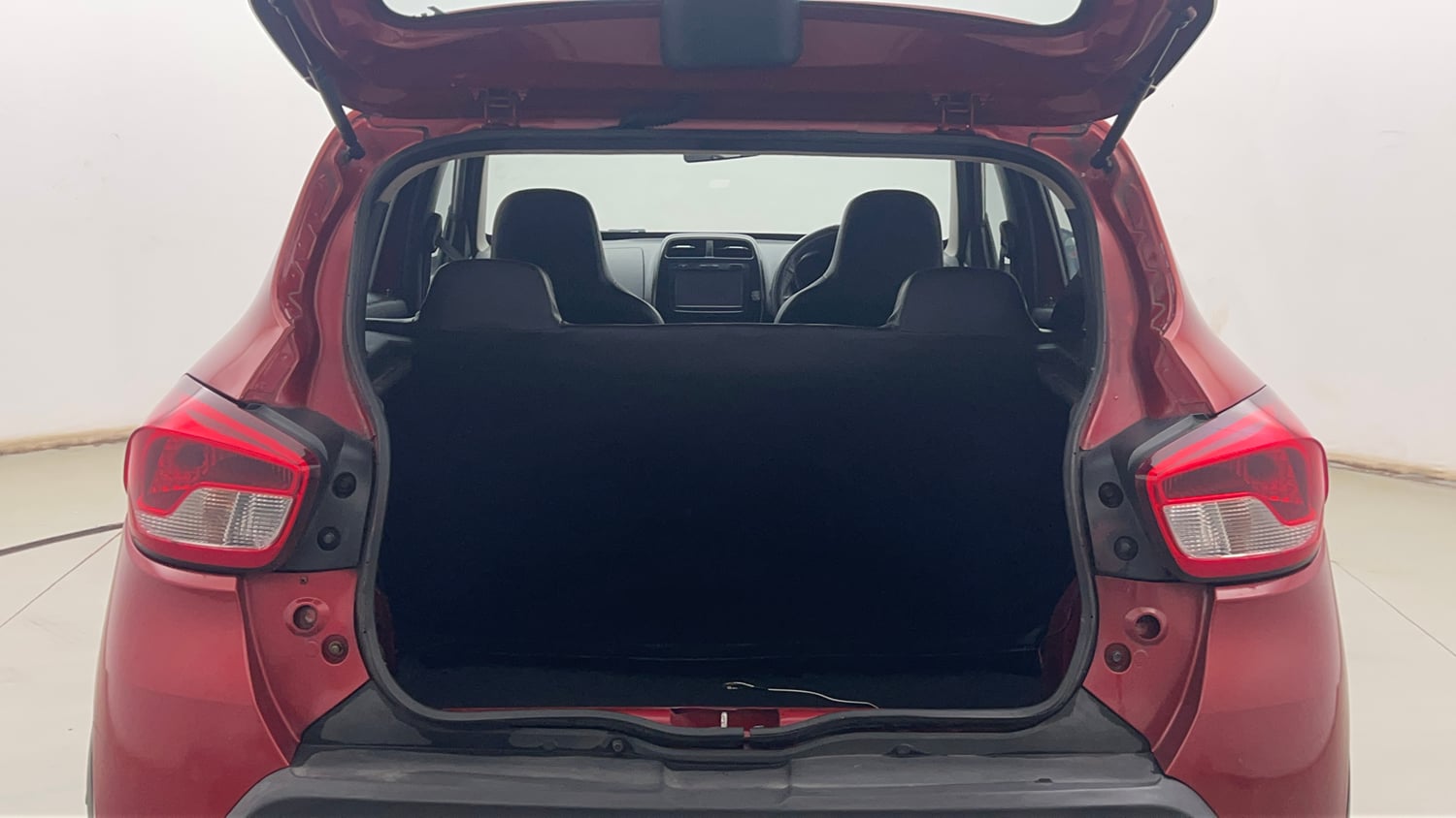 Used 2017 Renault Kwid 1.0 RXT AMT Opt Petrol Automatic interior DICKY INSIDE VIEW