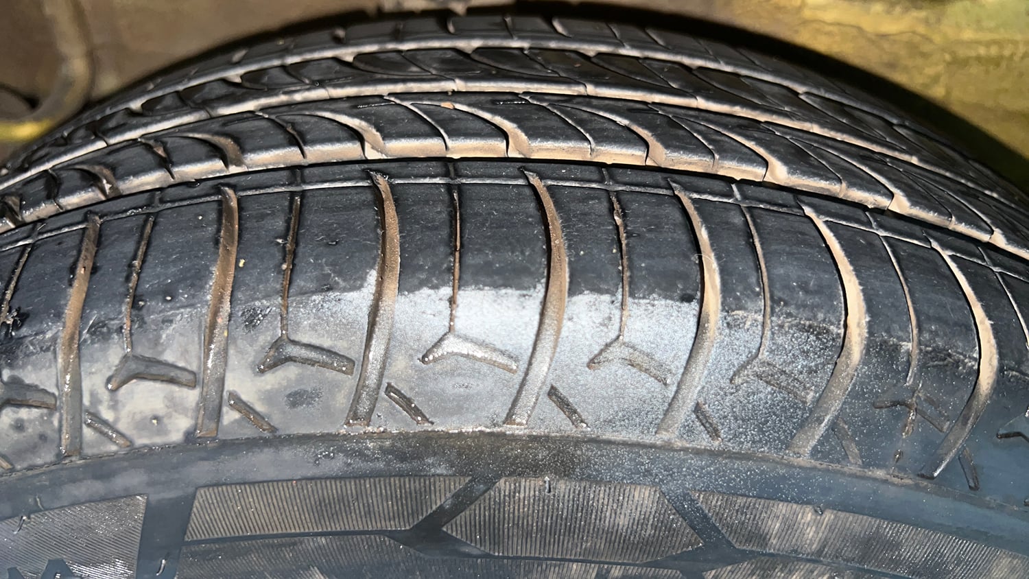 Used 2014 Maruti Suzuki Celerio VXi AMT Petrol Automatic tyres RIGHT REAR TYRE TREAD VIEW