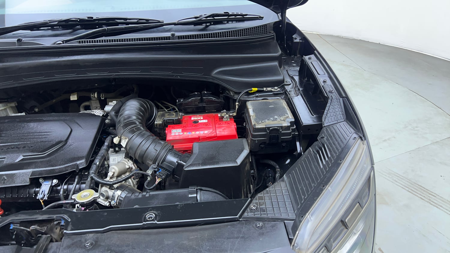 Used 2022 Hyundai Alcazar Signature (O) 7 Seater 1.5 Diesel AT Diesel Automatic engine ENGINE LEFT SIDE VIEW