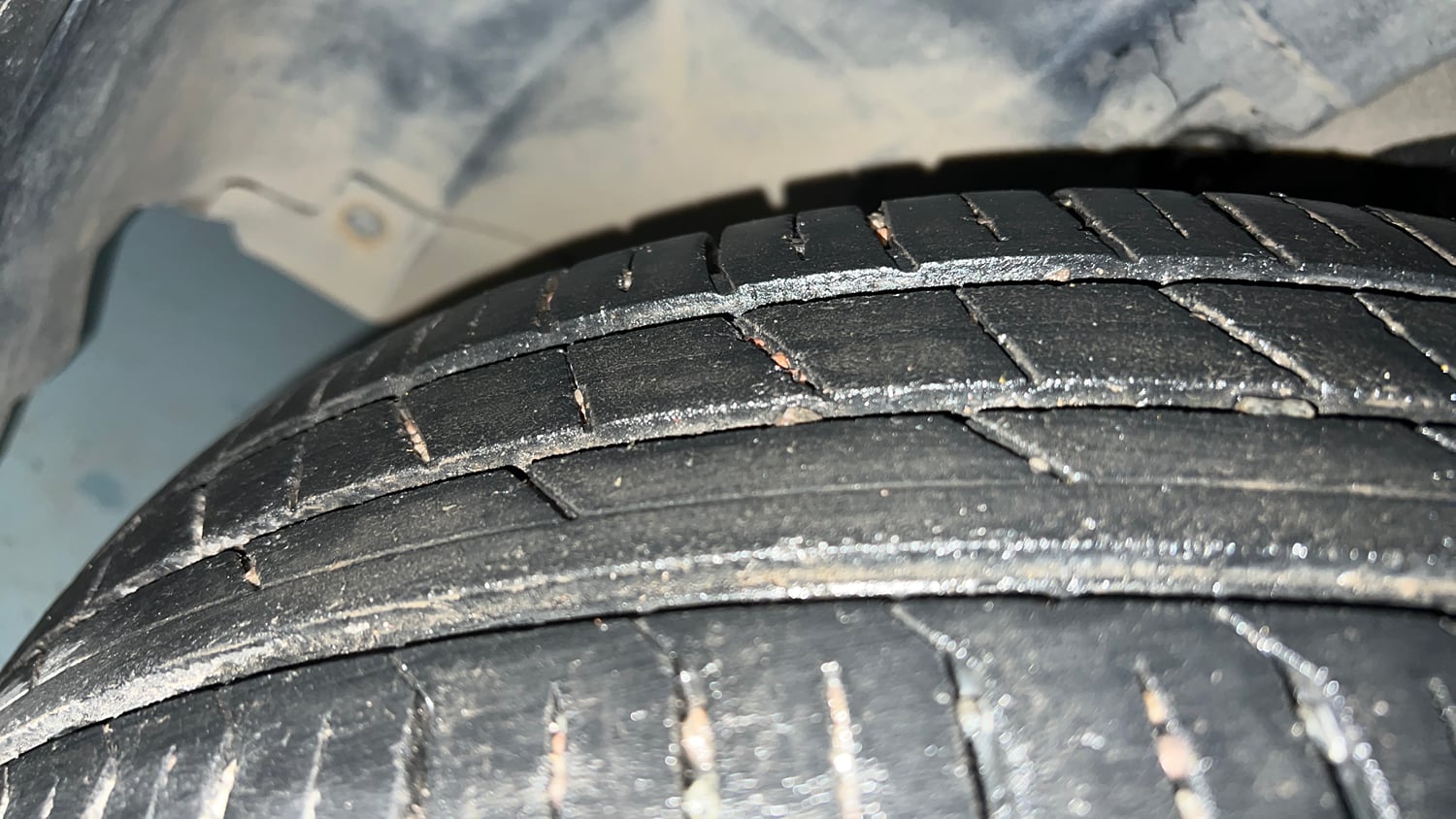 Used 2022 Tata Punch Accomplished MT Petrol Manual tyres LEFT FRONT TYRE TREAD VIEW