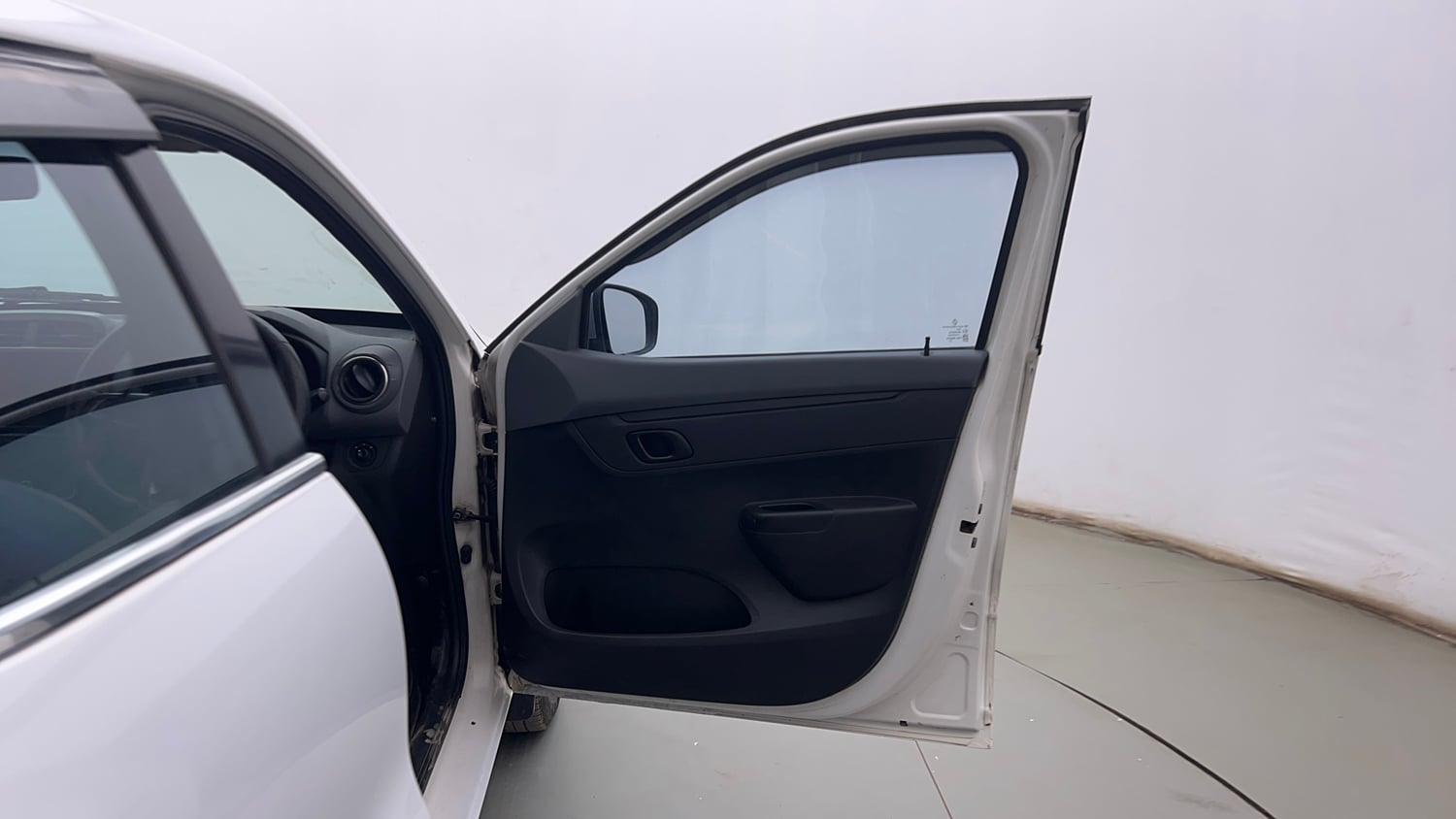 Used 2022 Renault Kwid RXT 1.0 (O) Petrol Manual interior RIGHT FRONT DOOR OPEN VIEW
