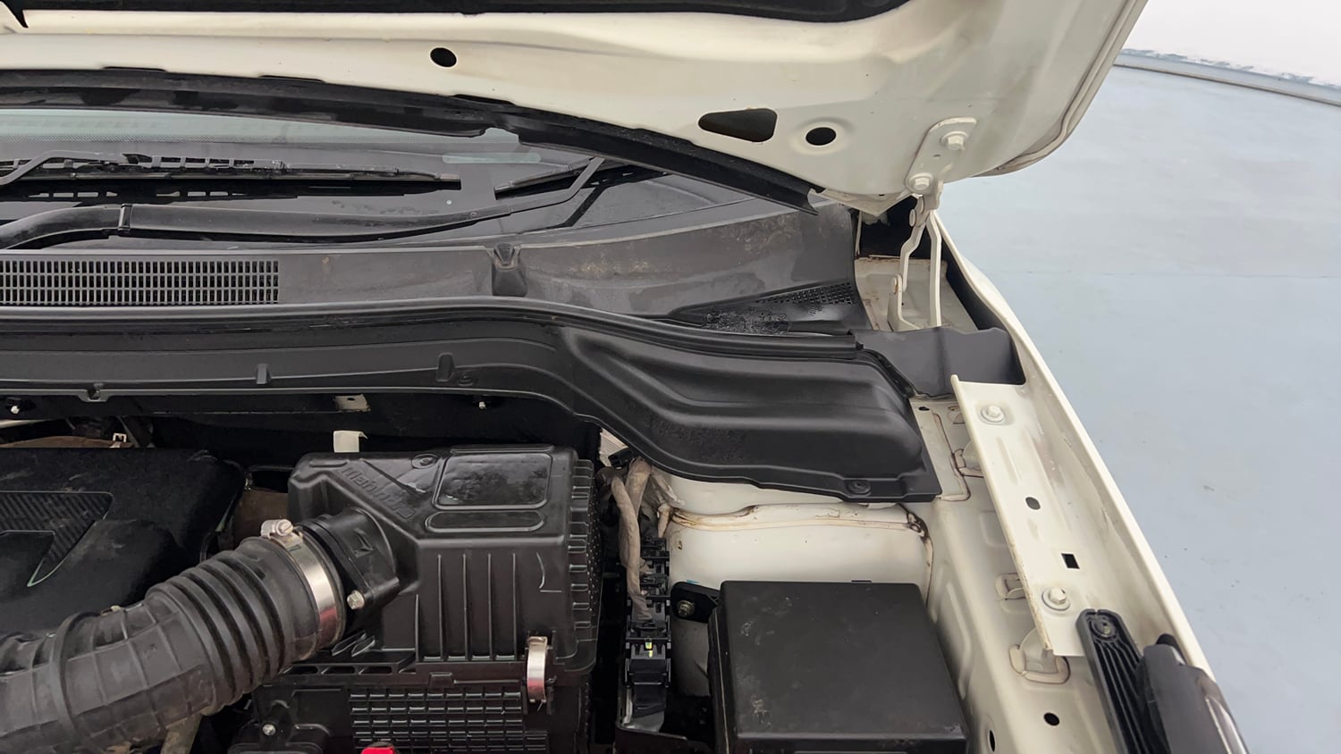 Used 2021 Mahindra XUV 300 W6 1.2 Petrol Petrol Manual engine ENGINE LEFT SIDE HINGE & APRON VIEW