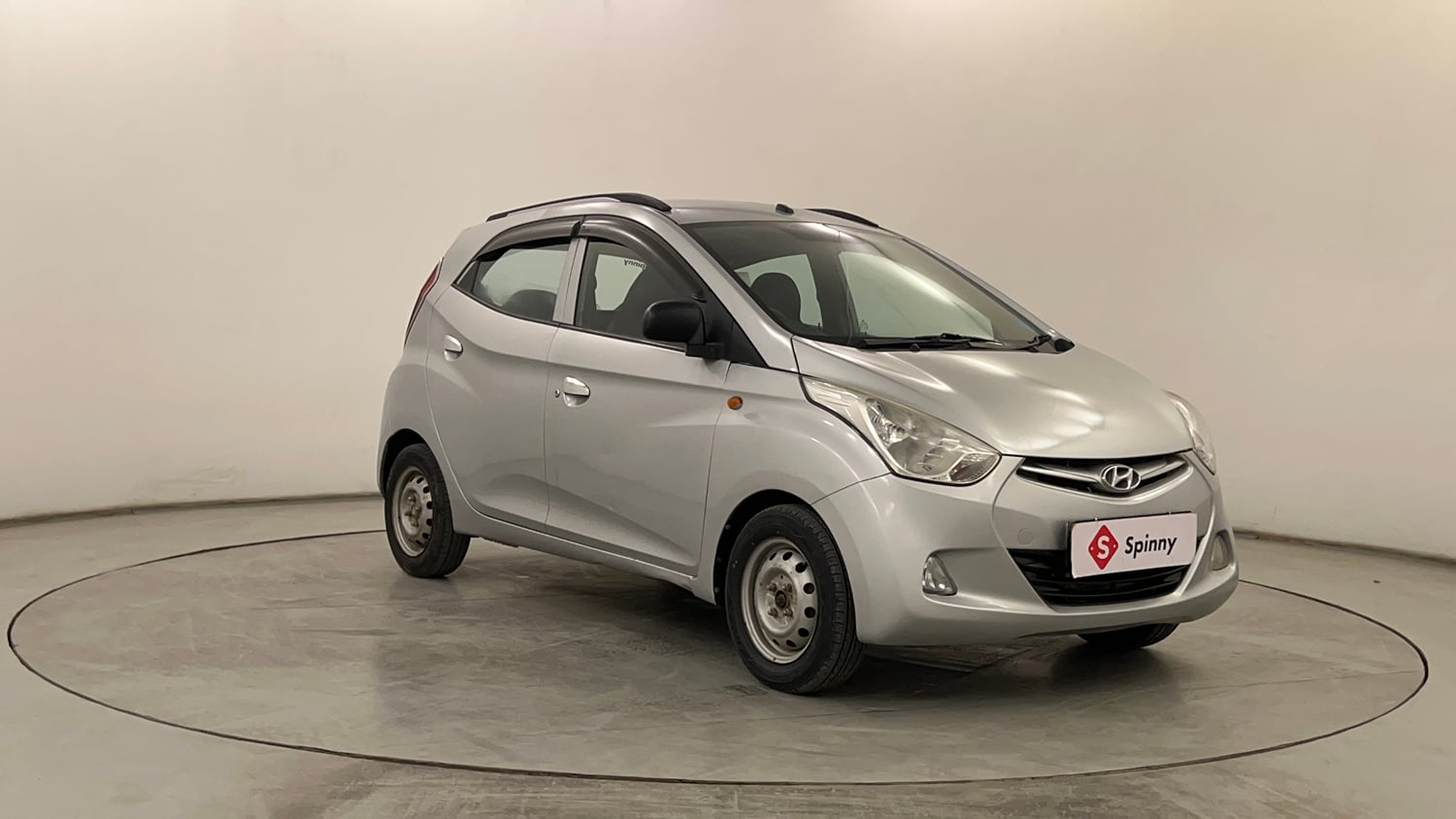 Used 2018 Hyundai Eon Era + Petrol Manual exterior RIGHT FRONT CORNER VIEW