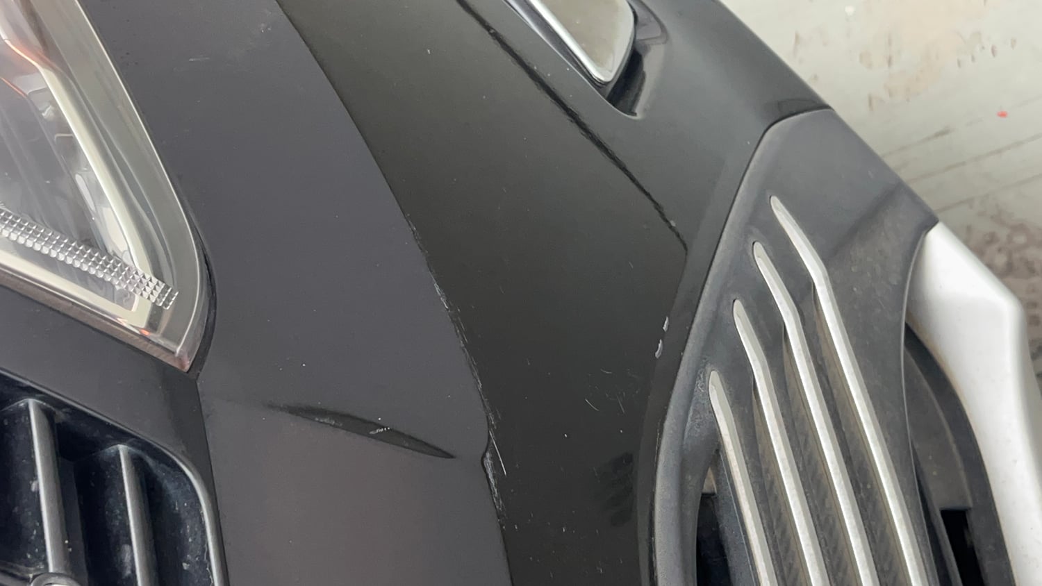 Used 2022 Mahindra XUV 300 W8 (O) 1.2 Petrol Petrol Manual dents MINOR SCRATCH