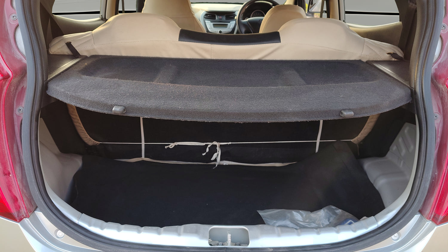 Used 2018 Hyundai Eon Magna + Petrol Manual interior DICKY INSIDE VIEW