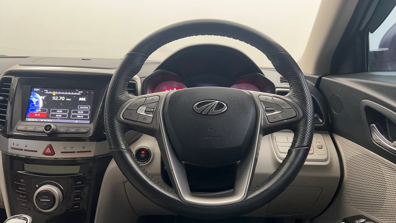 Used 2022 Mahindra XUV 300 W8 (O) 1.2 Petrol Petrol Manual interior STEERING VIEW