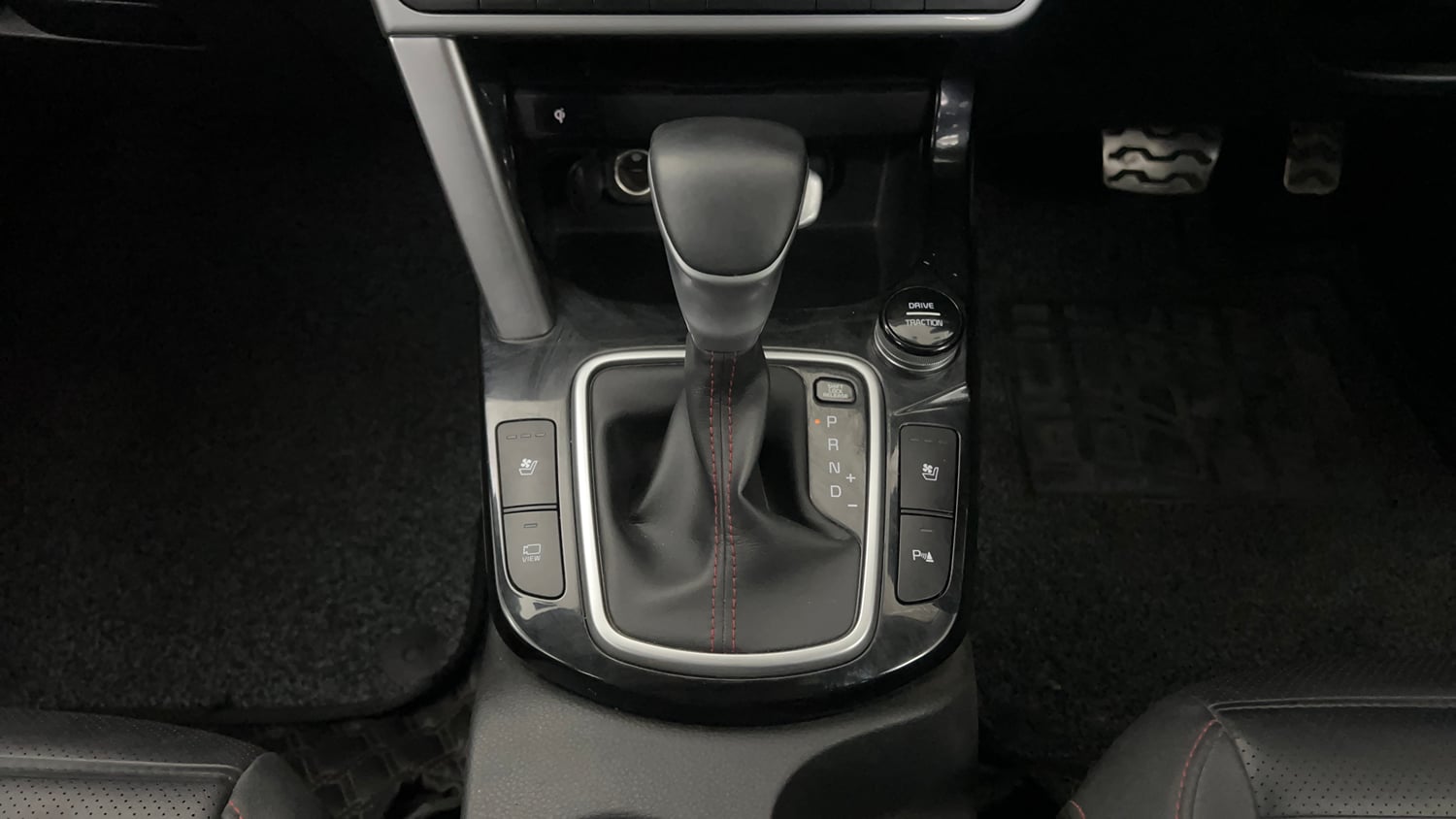 Used 2022 Kia Seltos GTX Plus 1.4 DCT Petrol Automatic interior GEAR  KNOB VIEW