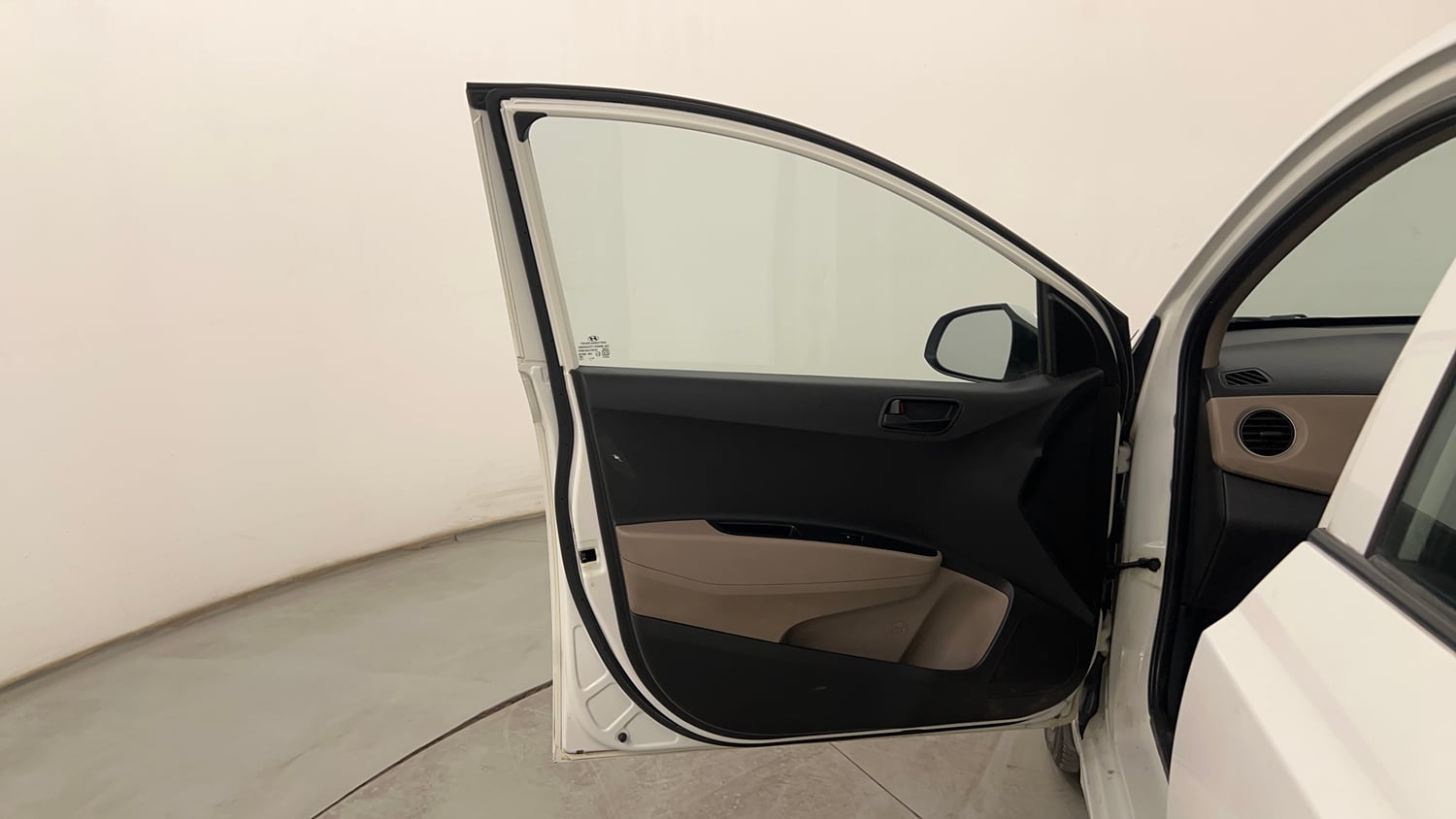 Used 2018 Hyundai Grand i10 Magna 1.2 Kappa VTVT Petrol Manual interior LEFT FRONT DOOR OPEN VIEW