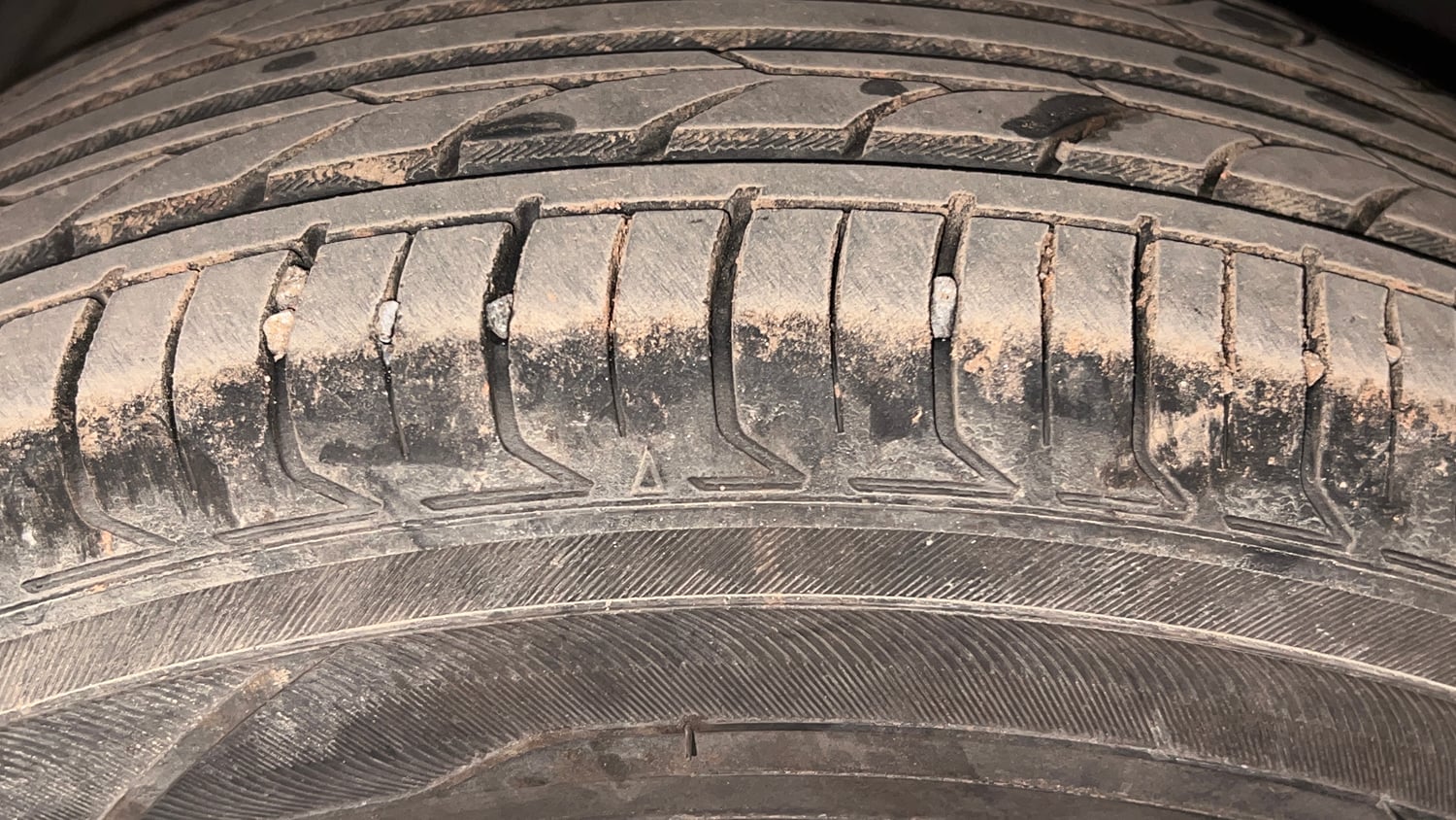 Used 2021 Ford EcoSport S MT 1.5 Ti-VCT Petrol Manual tyres LEFT FRONT TYRE TREAD VIEW