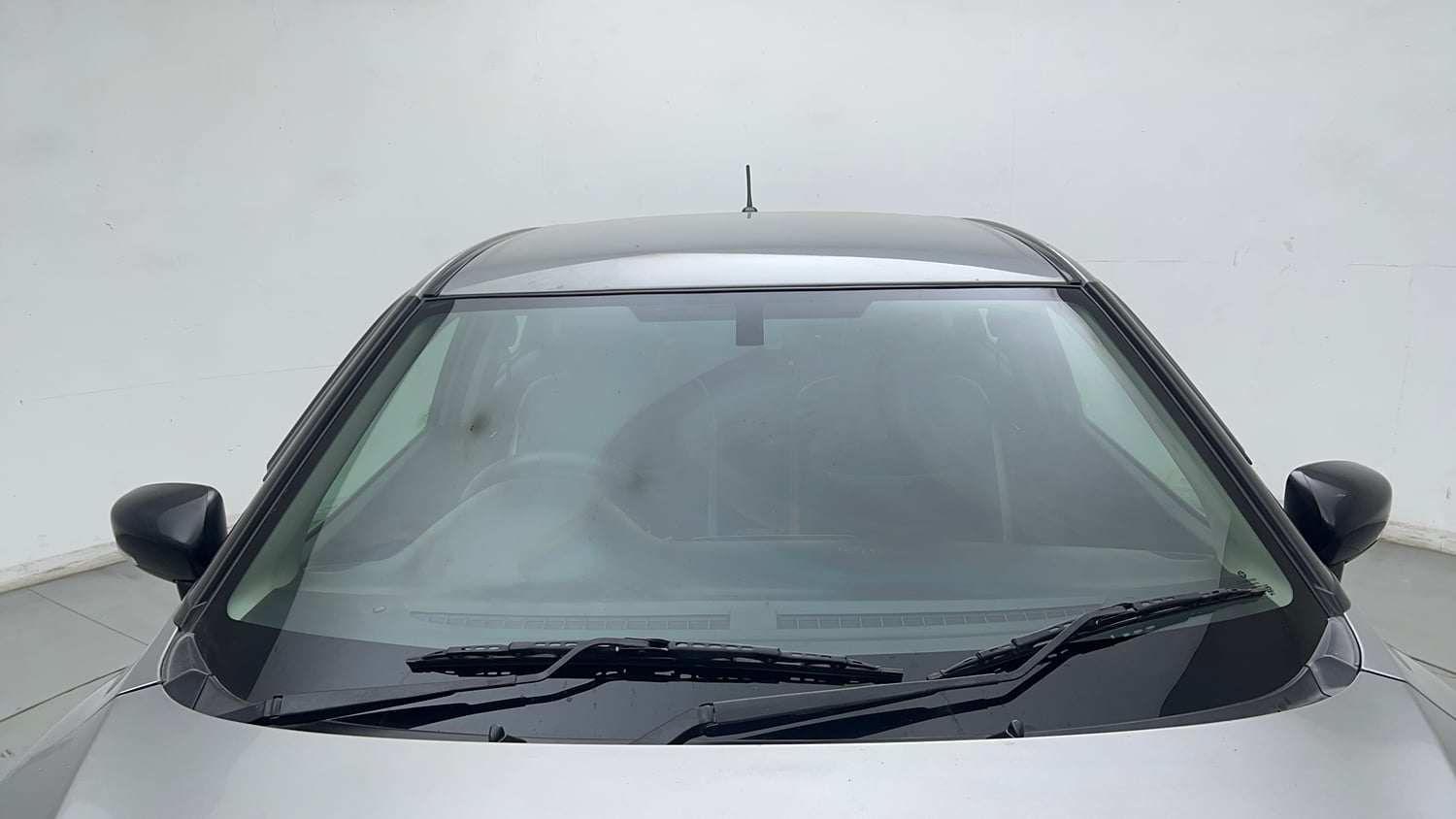Used 2018 Maruti Suzuki Baleno Alpha 1.2 Petrol Manual exterior FRONT WINDSHIELD VIEW