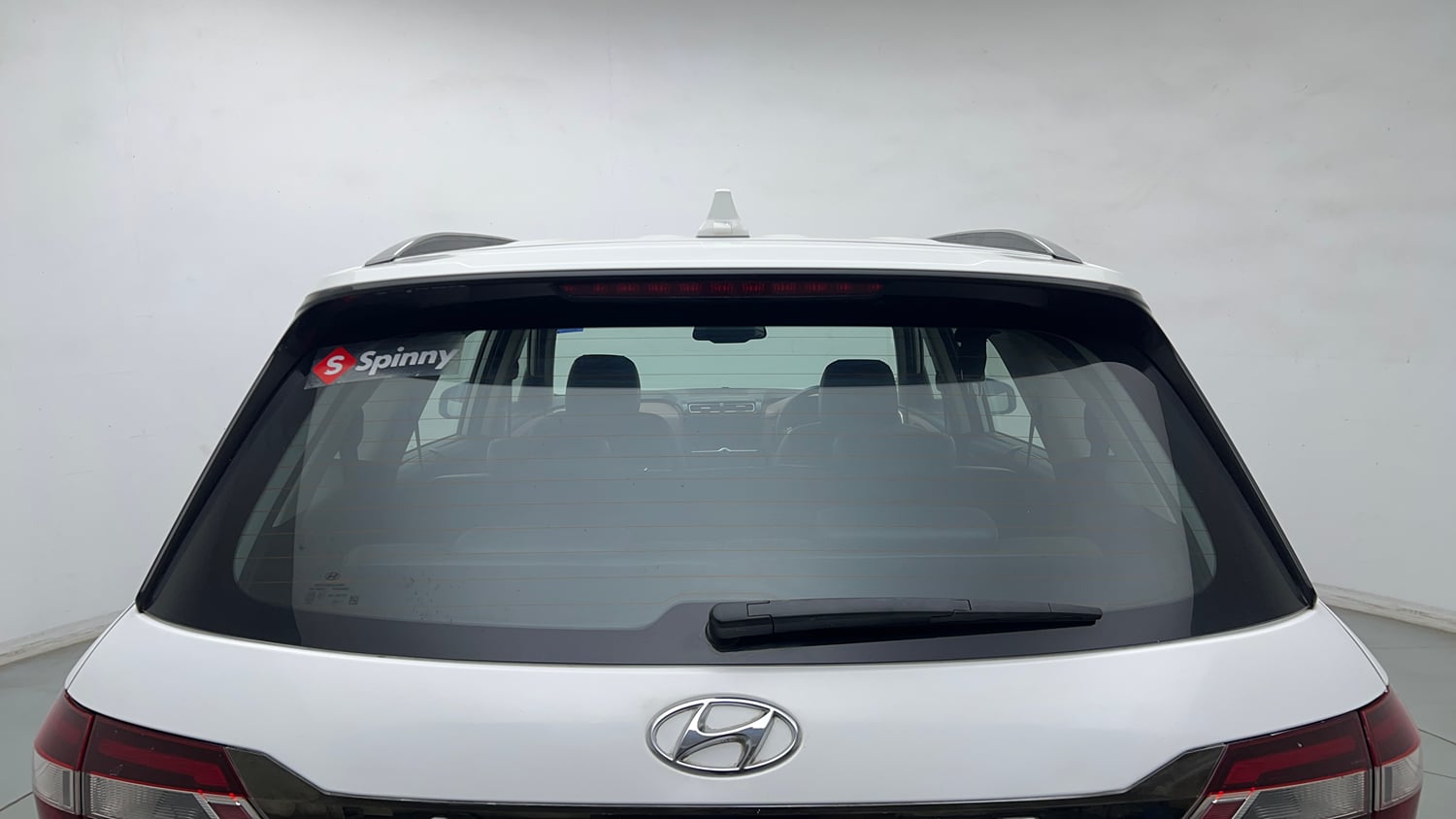 Used 2023 Hyundai Alcazar Signature (O) 7 STR 1.5 Petrol DCT Petrol Automatic exterior BACK WINDSHIELD VIEW