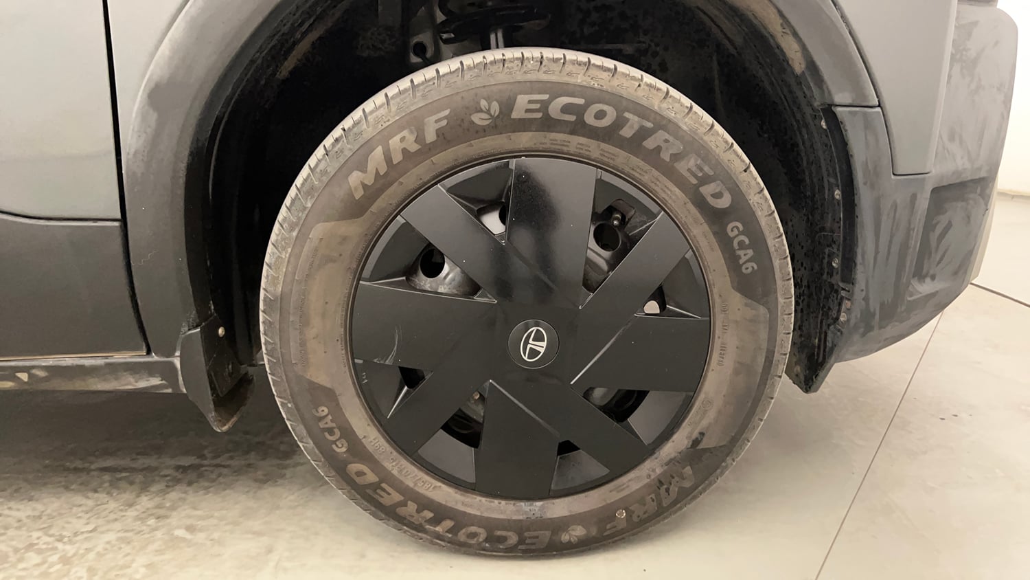 Used 2026 Tata Punch Pure + Petrol Manual tyres RIGHT FRONT TYRE RIM VIEW