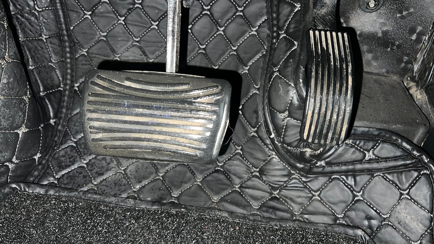 Used 2021 mahindra Thar LX Hard Top Petrol AT 4WD Petrol Automatic interior PEDALS VIEW