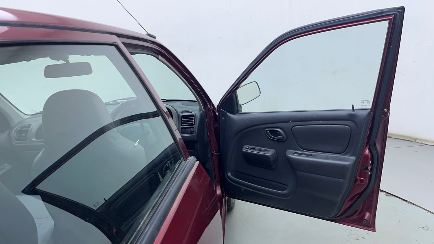 Used 2012 Maruti Suzuki Alto LXi BS-IV Petrol Manual interior RIGHT FRONT DOOR OPEN VIEW