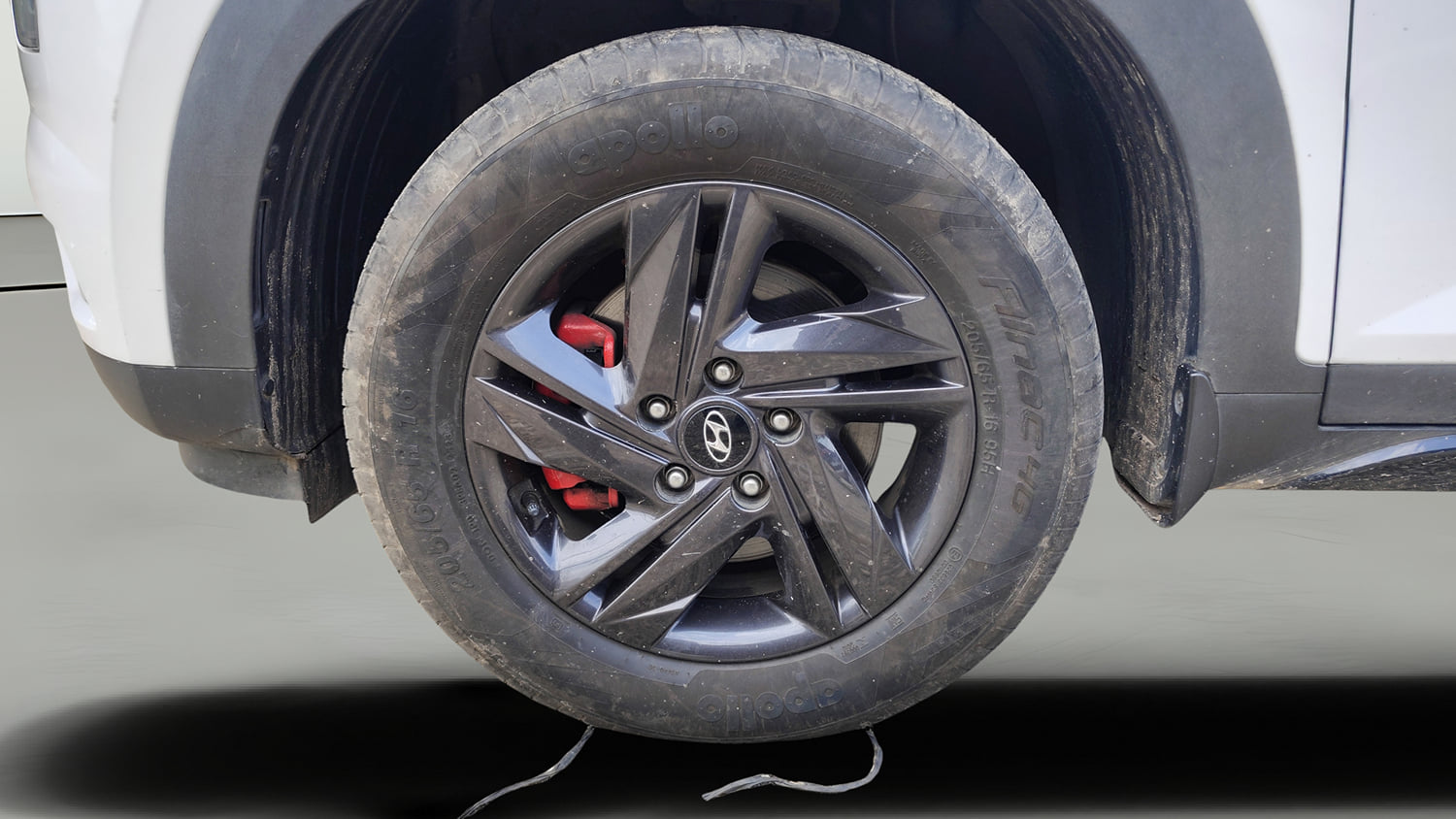 Used 2023 Hyundai Creta S Plus 1.5 Petrol Knight Petrol Manual tyres LEFT FRONT TYRE RIM VIEW