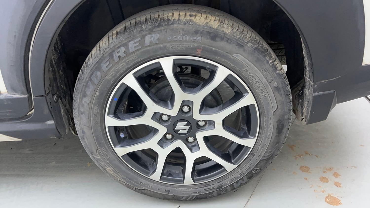 Used 2023 Maruti Suzuki XL6 Zeta AT Petrol Petrol Automatic tyres LEFT REAR TYRE RIM VIEW