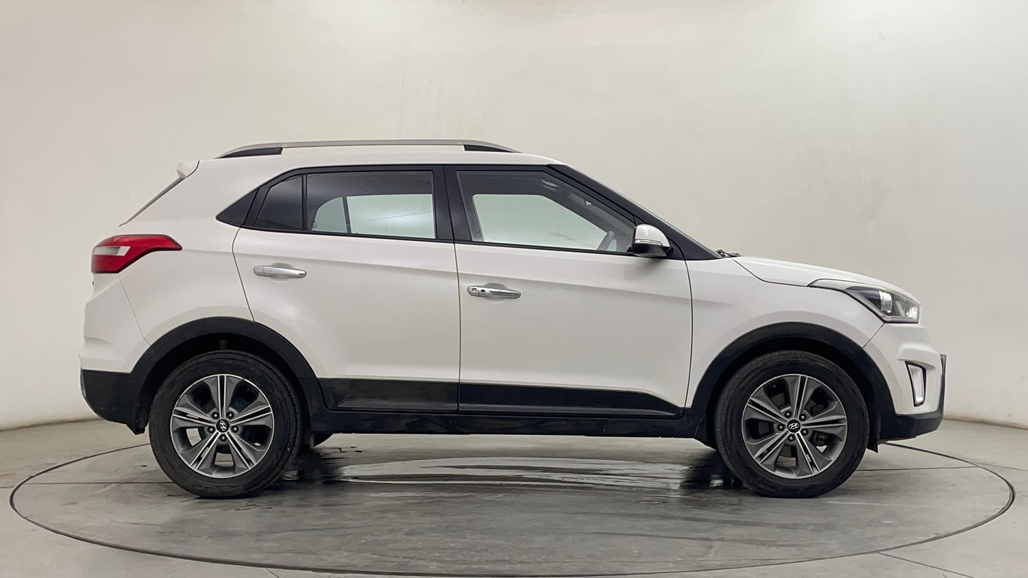 Used 2017 Hyundai Creta 1.6 SX Plus AT Petrol Petrol Automatic exterior RIGHT SIDE VIEW