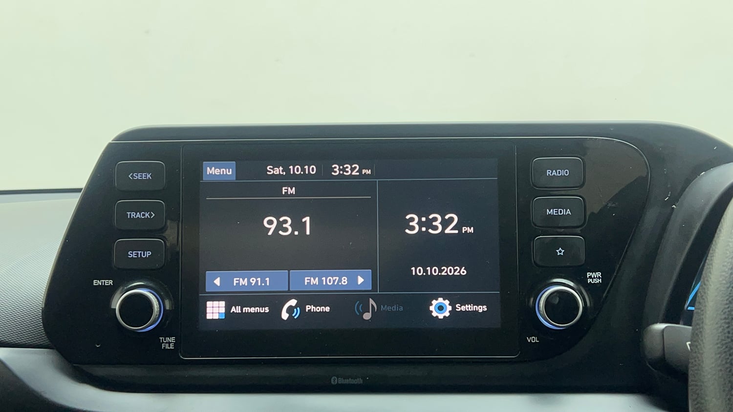 Used 2021 Hyundai i20 Sportz 1.2 MT Petrol Manual top_features Touch screen infotainment system