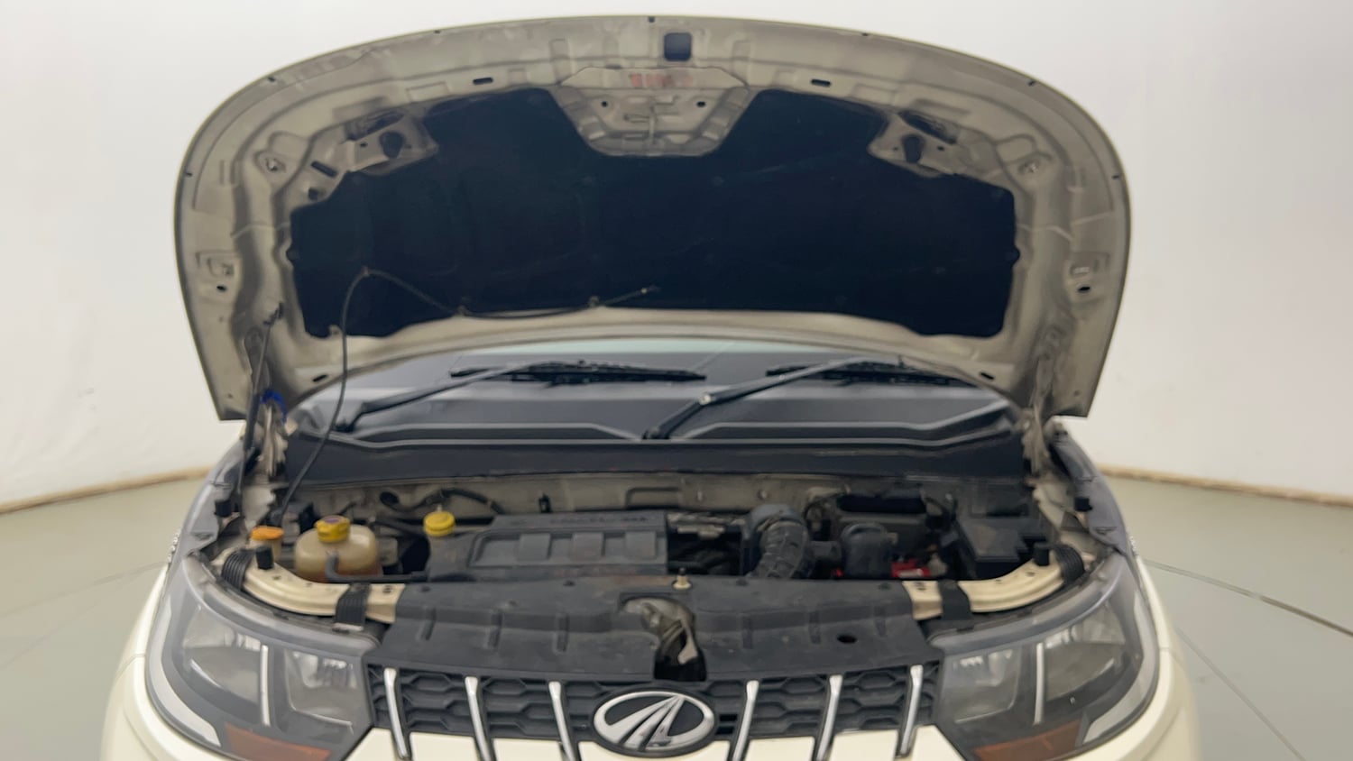 Used 2018 Mahindra KUV100 NXT K6 Plus 6 STR Petrol Manual engine ENGINE & BONNET OPEN FRONT VIEW