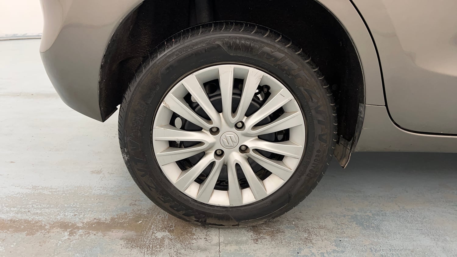 Used 2021 Maruti Suzuki Baleno Delta Petrol Manual tyres RIGHT REAR TYRE RIM VIEW