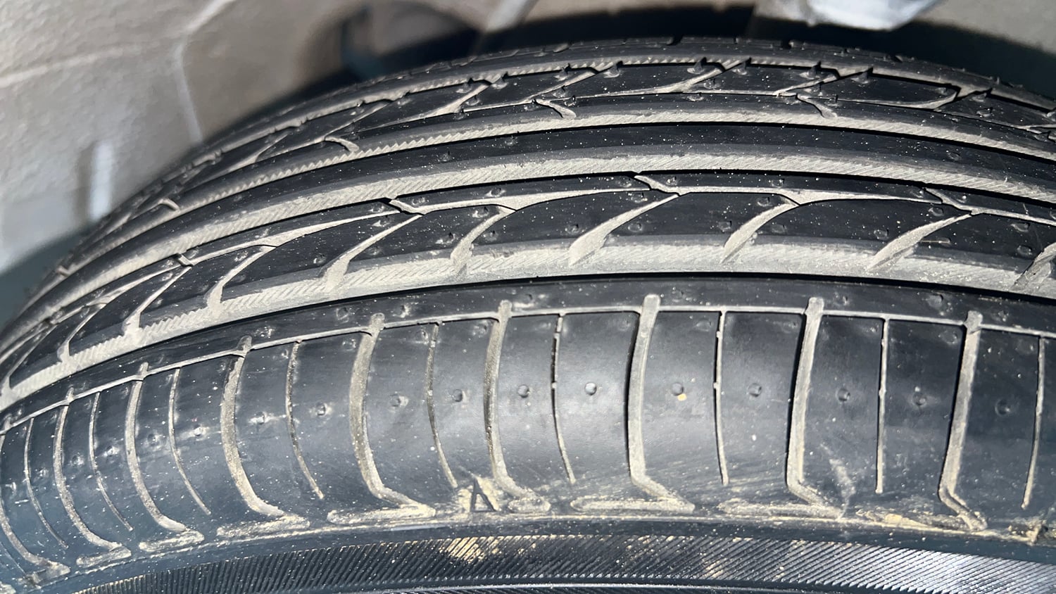 Used 2016 Maruti Suzuki Alto 800 VXi Petrol Manual tyres RIGHT FRONT TYRE TREAD VIEW