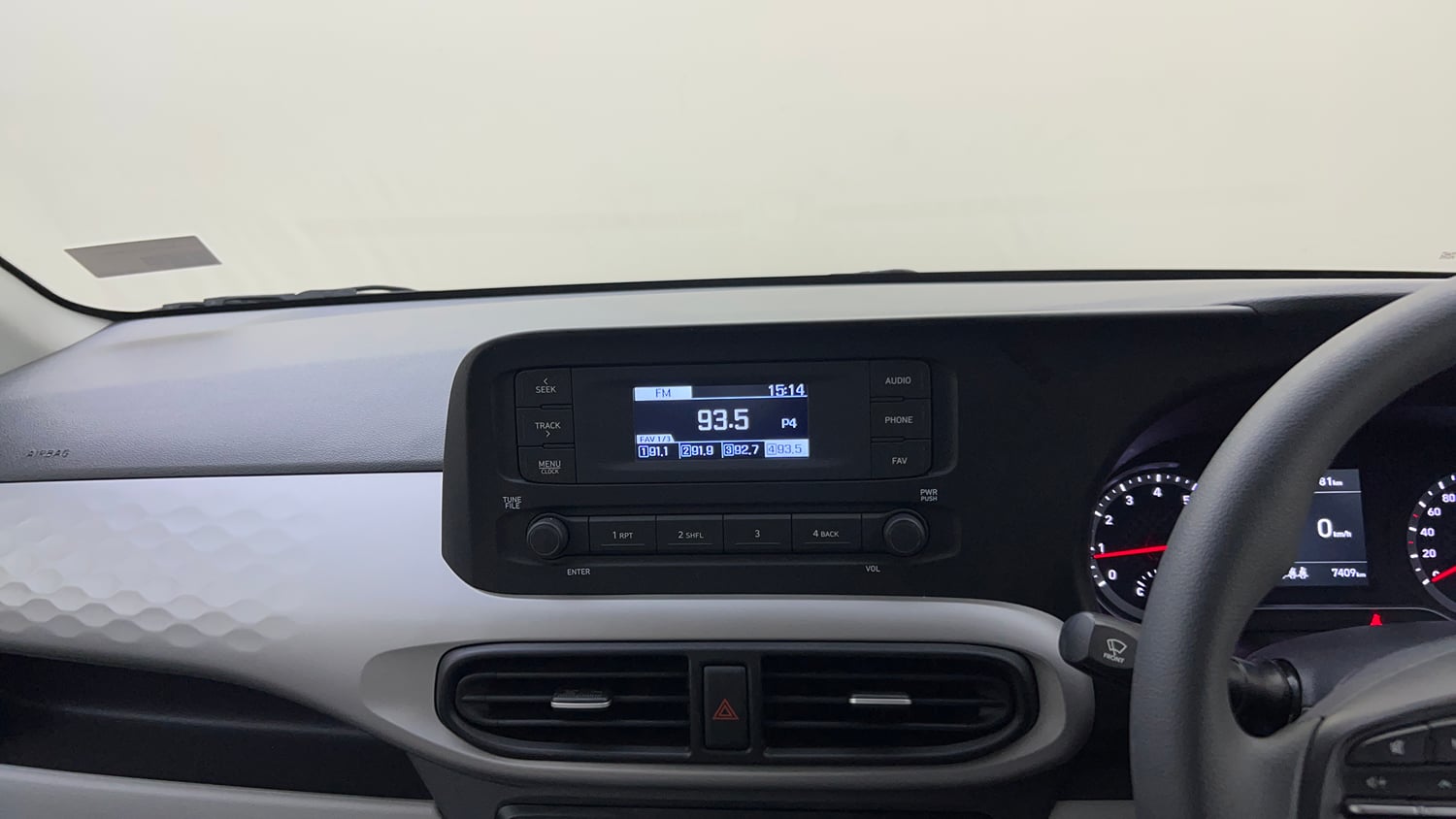 Used 2026 Hyundai Grand i10 Nios Magna 1.2 Kappa Petrol Manual top_features Integrated (in-dash) music system