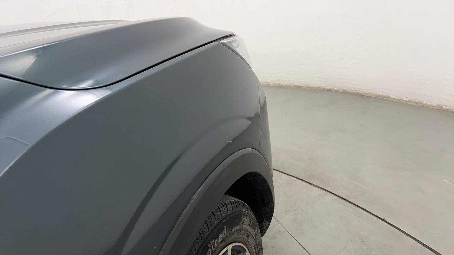 Used 2023 Mahindra XUV 300 W8 (O) 1.2 Petrol AMT Petrol Automatic dents MINOR SCRATCH