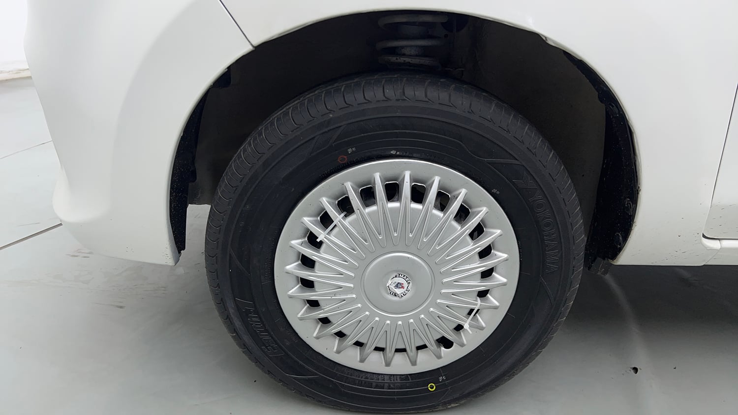 Used 2016 Maruti Suzuki Alto 800 VXi Petrol Manual tyres LEFT FRONT TYRE RIM VIEW