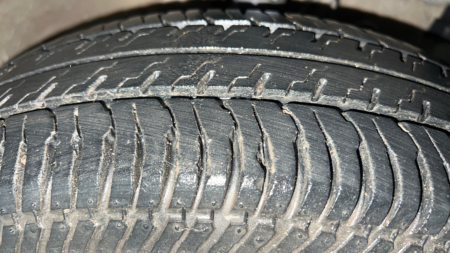 Used 2016 Maruti Suzuki Swift Dzire VDI Diesel Manual tyres RIGHT FRONT TYRE TREAD VIEW