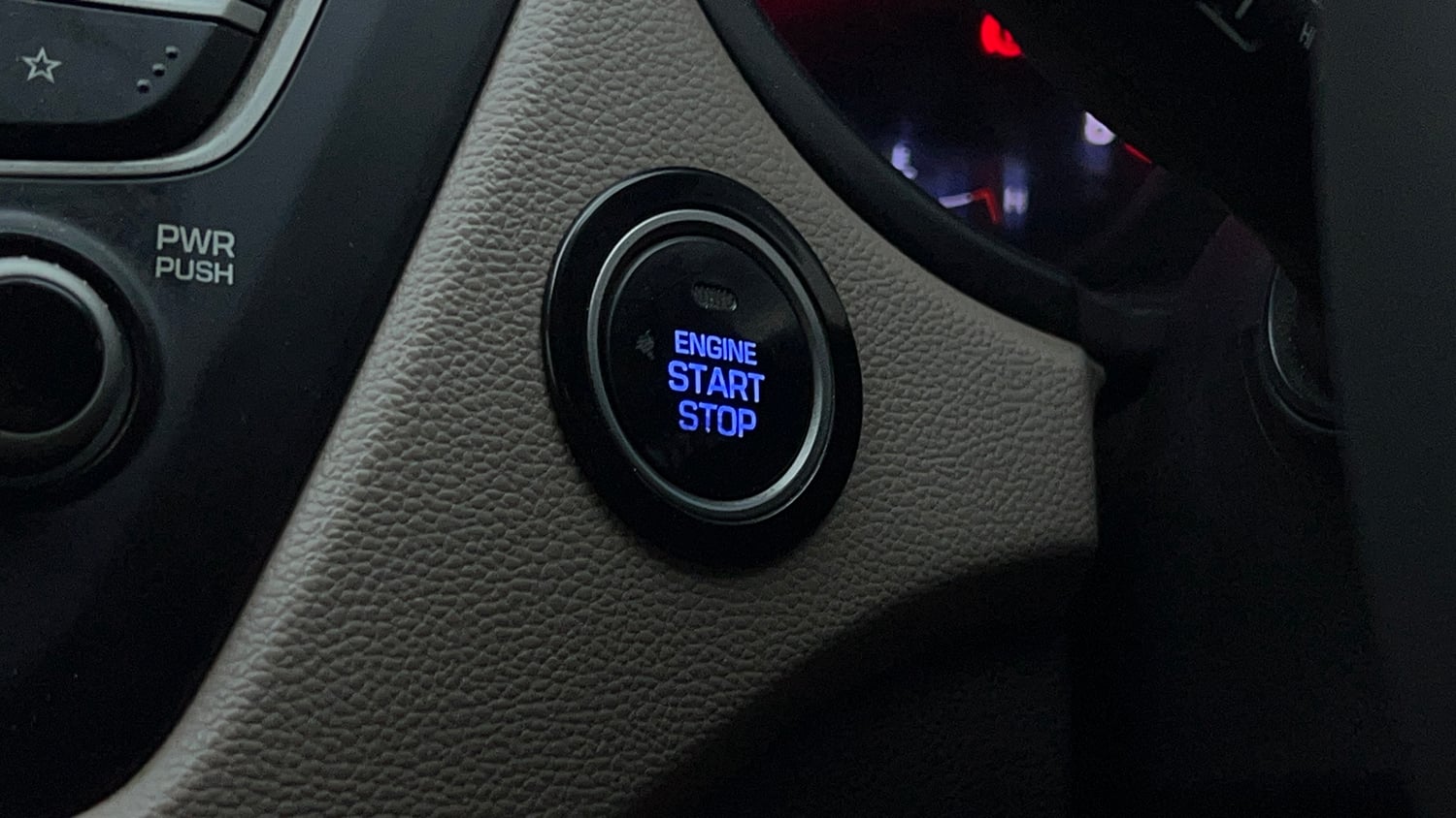Used 2018 Hyundai Elite i20 Asta 1.2 (O) Petrol Manual top_features Keyless start