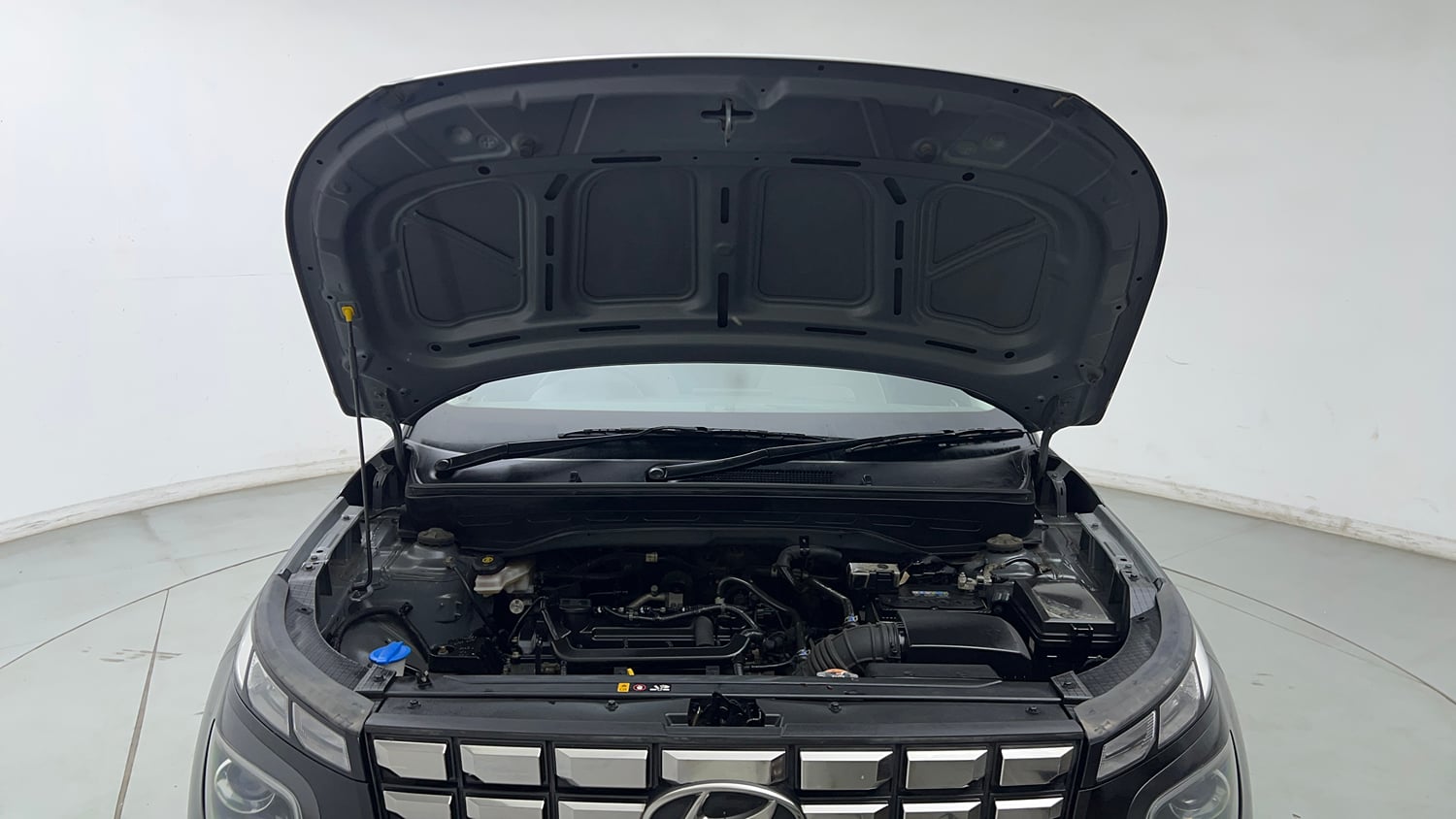 Used 2022 Hyundai Venue SX 1.2 Petrol Petrol Manual engine ENGINE & BONNET OPEN FRONT VIEW
