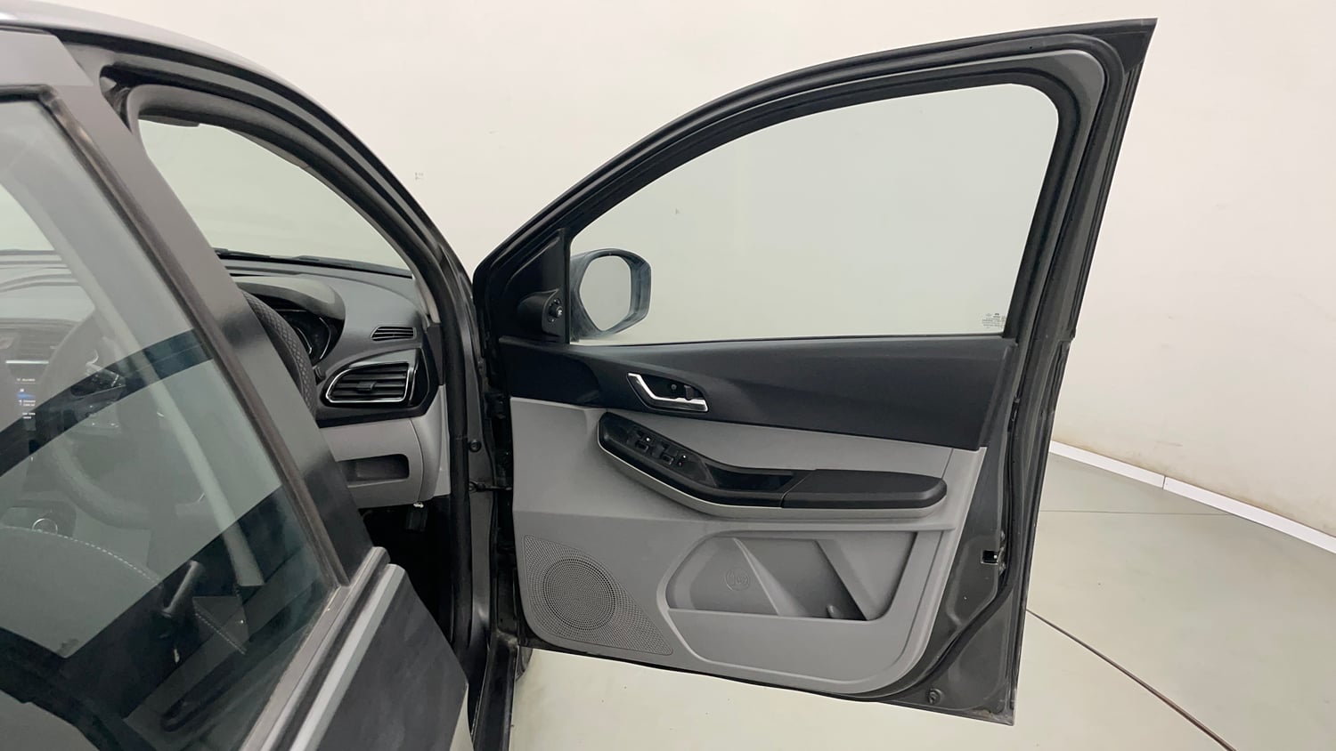 Used 2021 Tata Tiago XZ Plus Petrol Manual interior RIGHT FRONT DOOR OPEN VIEW