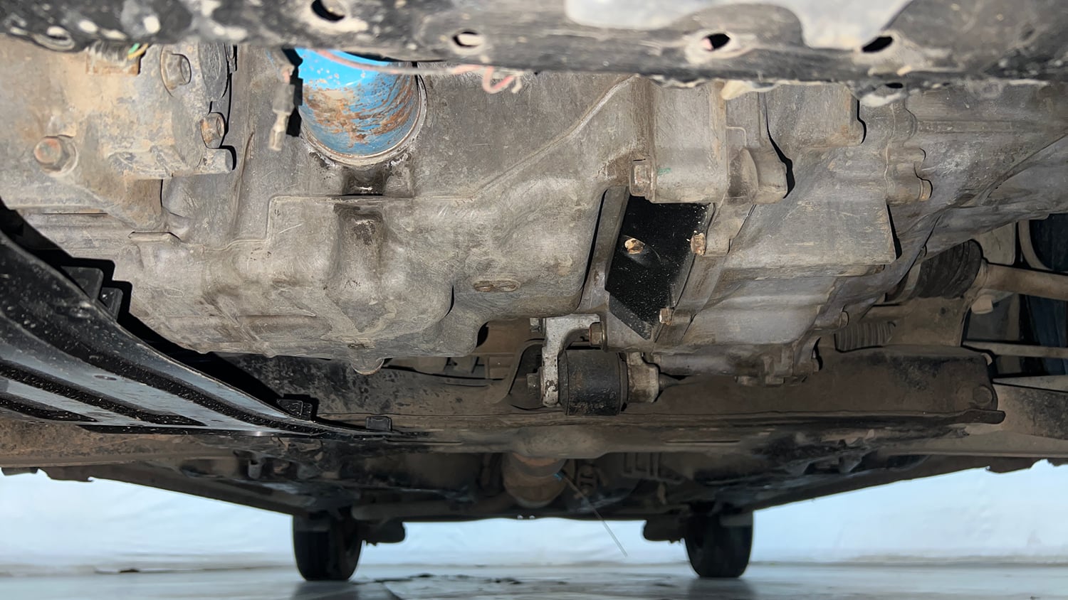 Used 2014 Honda Amaze 1.2 S i-VTEC Petrol Manual extra FRONT LEFT UNDERBODY VIEW
