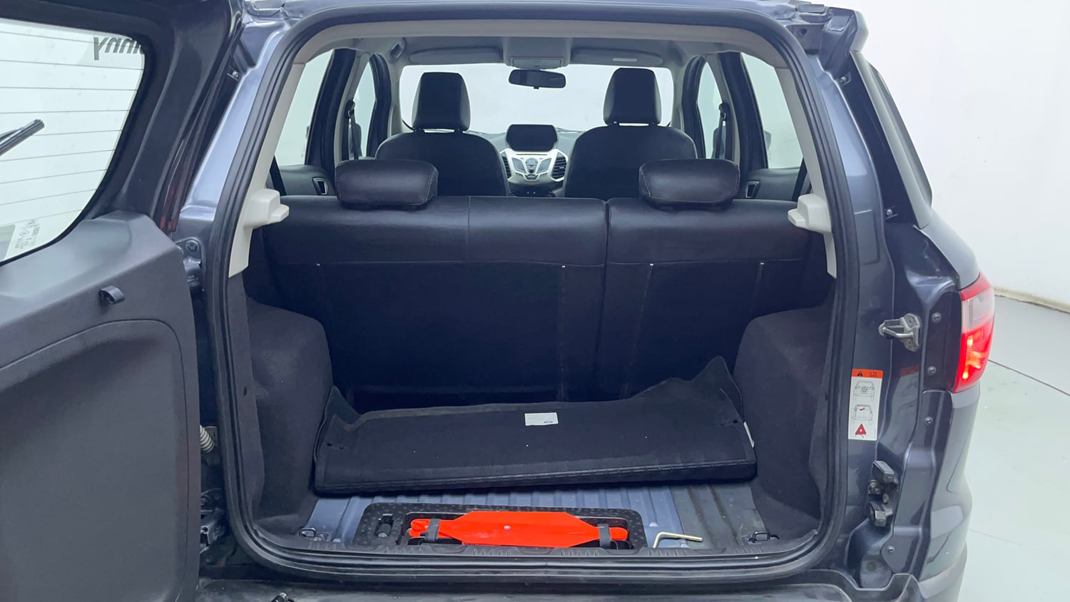 Used 2017 Ford EcoSport Titanium 1.5L Ti-VCT Petrol Manual interior DICKY INSIDE VIEW