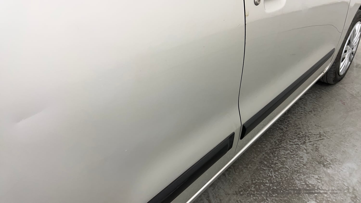 Used 2015 Maruti Suzuki Wagon R VXI Petrol Manual dents MINOR DENT