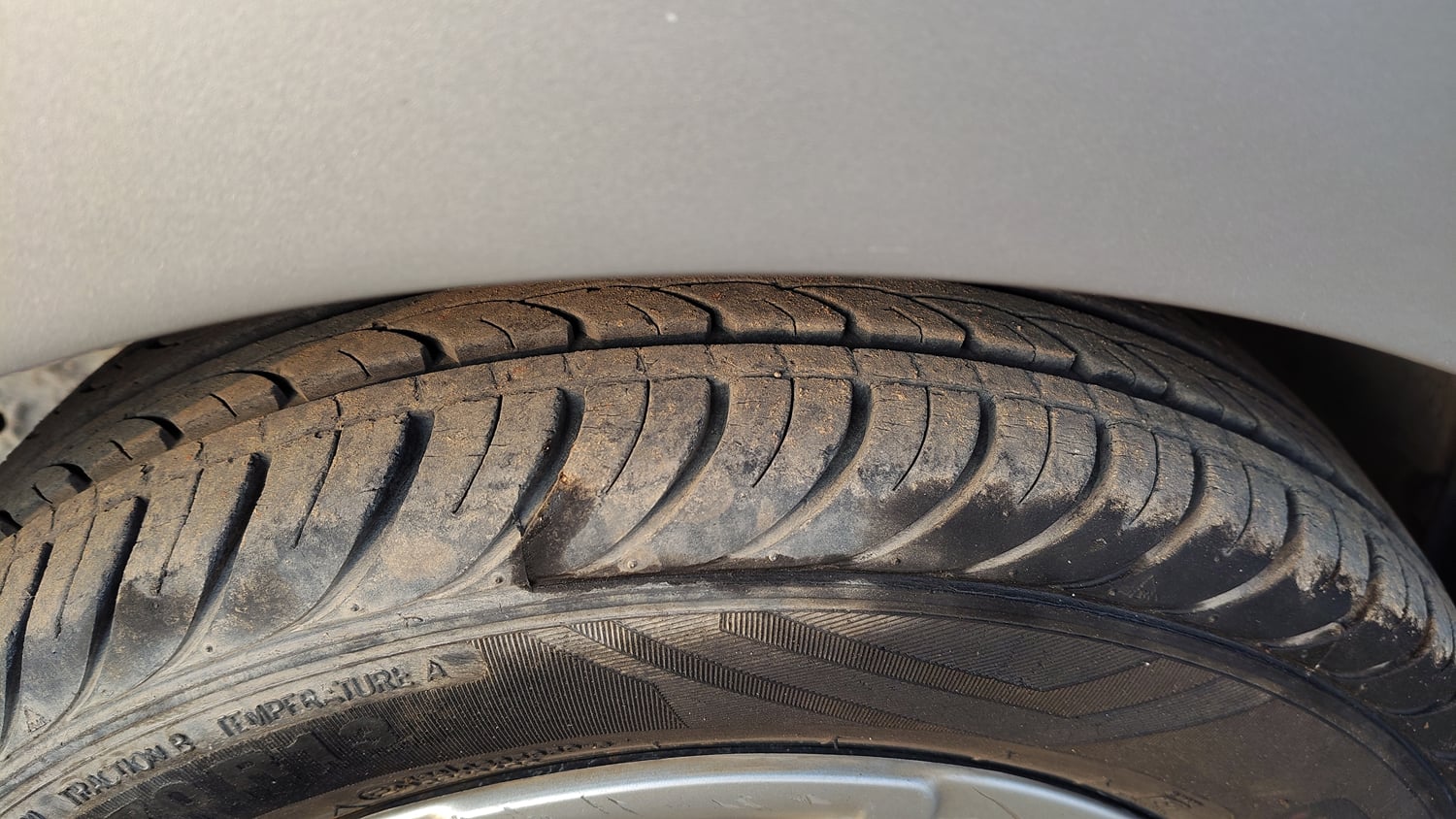 Used 2018 Hyundai Eon Magna + Petrol Manual tyres LEFT FRONT TYRE TREAD VIEW