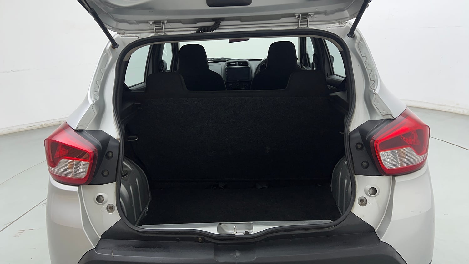 Used 2019 Renault Kwid RXL Petrol Manual interior DICKY INSIDE VIEW