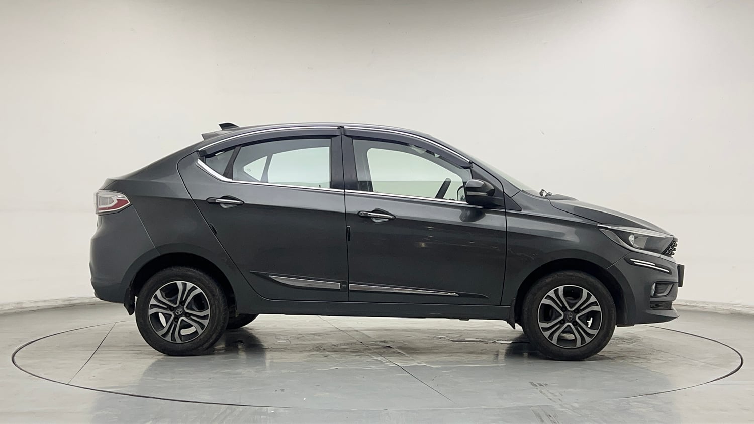 Used 2022 Tata Tigor XZ Plus CNG Cng Manual exterior RIGHT SIDE VIEW