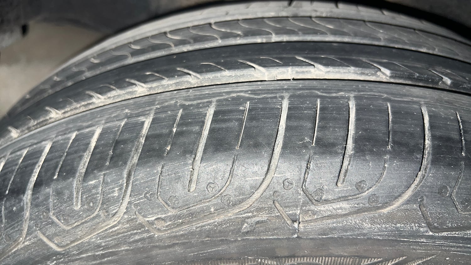 Used 2015 Honda City VX Petrol Manual tyres RIGHT REAR TYRE TREAD VIEW