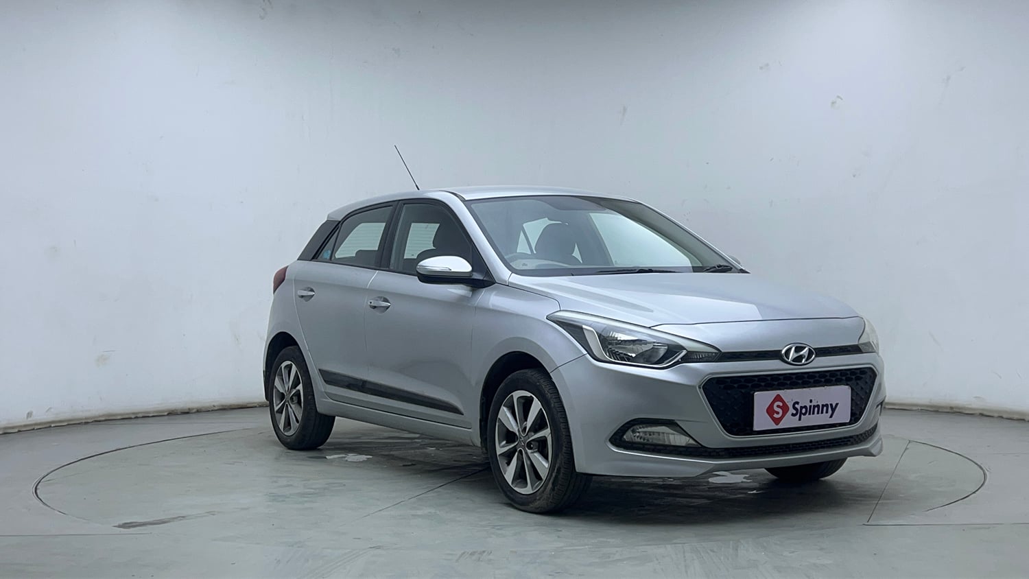 Used 2015 Hyundai Elite i20 Asta 1.2 Petrol Manual exterior RIGHT FRONT CORNER VIEW