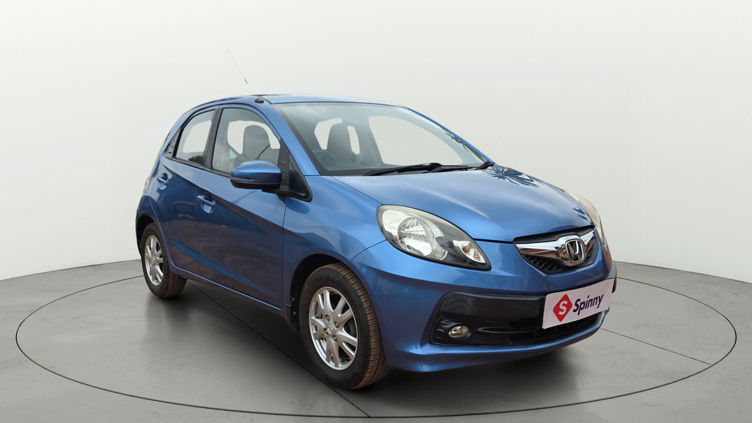 Used 2015 Honda Brio VX AT Petrol Automatic exterior RIGHT FRONT CORNER VIEW