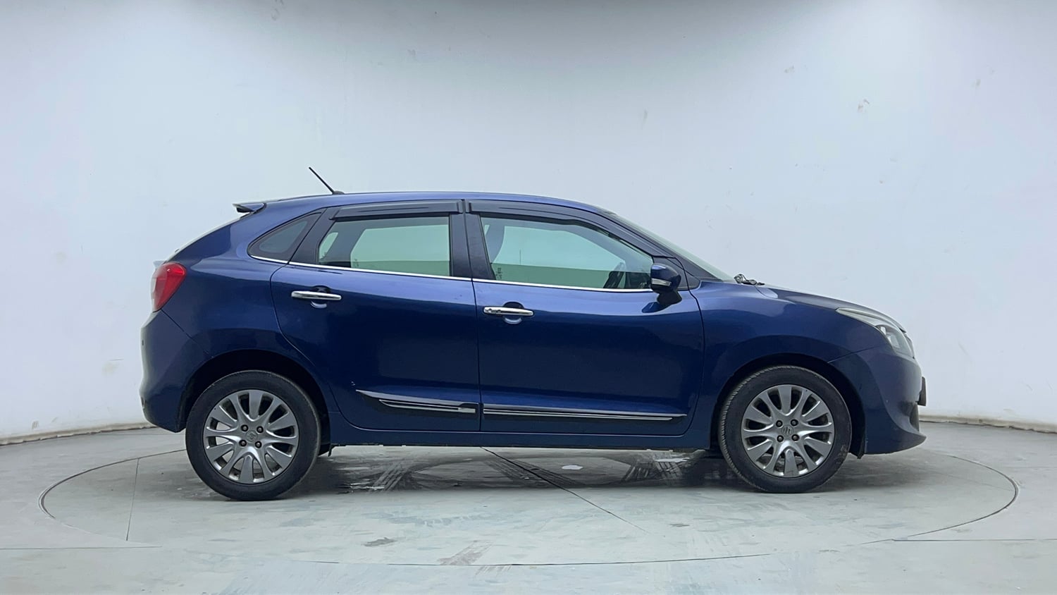 Used 2018 Maruti Suzuki Baleno Alpha 1.2 AT Petrol Automatic exterior RIGHT SIDE VIEW