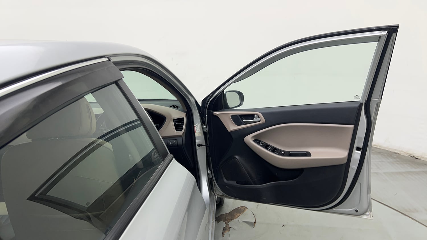 Used 2018 Hyundai Elite i20 Asta 1.2 (O) Petrol Manual interior RIGHT FRONT DOOR OPEN VIEW