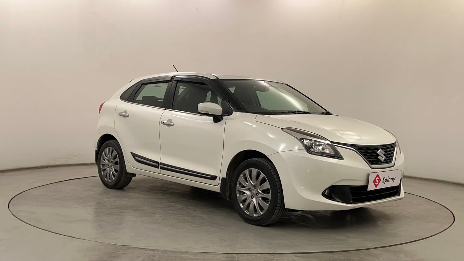Used 2016 Maruti Suzuki Baleno Alpha 1.2 Petrol Manual exterior RIGHT FRONT CORNER VIEW